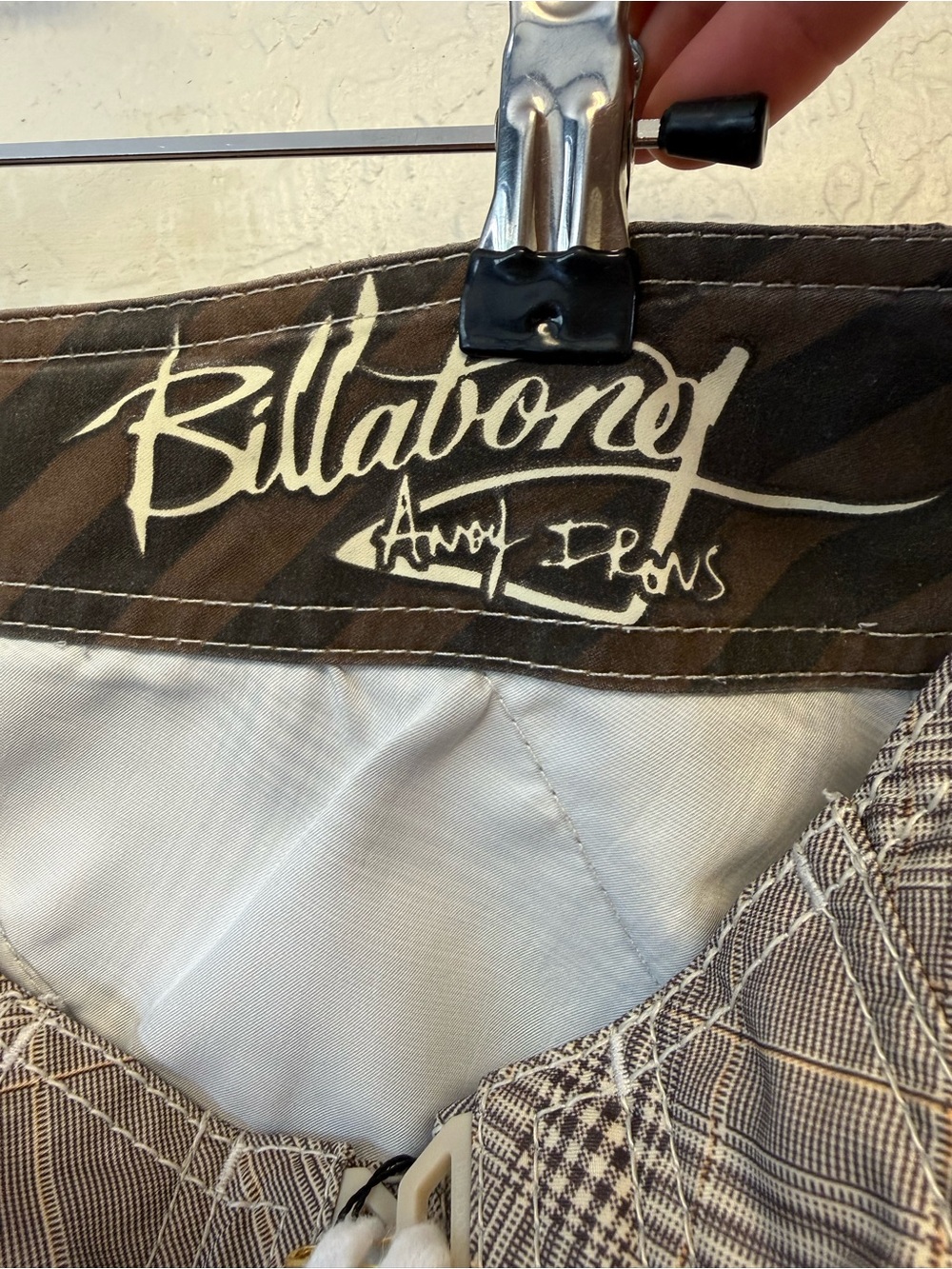 Vintage Billabong Andy Irons board shorts - Picture 12 of 12